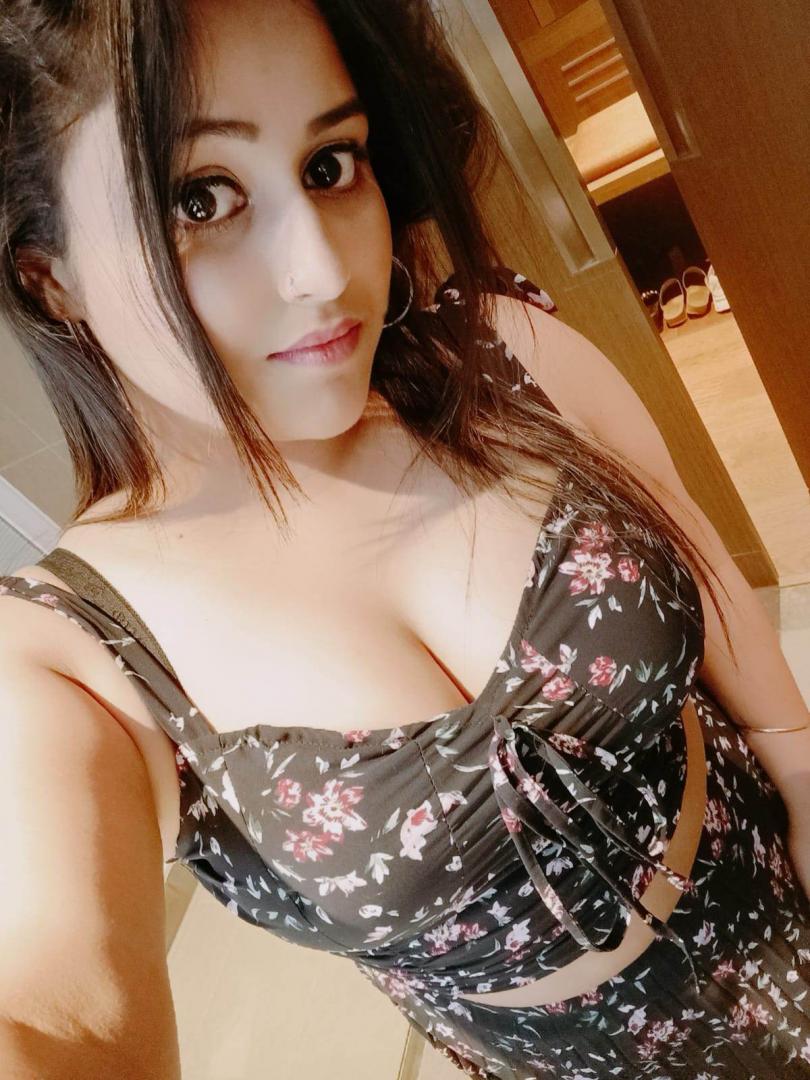 ((9899~85~6670)) Call Girls in Connaught Place Best Low Rate Call Girls in Delhi